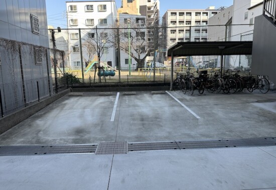 名古屋金山のパーソナルジムCORUREの駐車場①-2